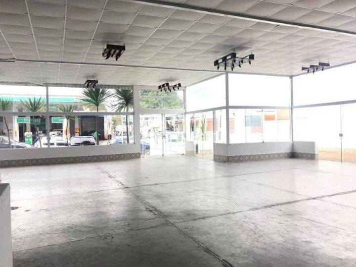 Loja-Salão, 700 m² - Foto 1