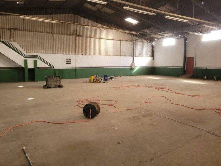 Depósito-Galpão, 1200 m² - Foto 1