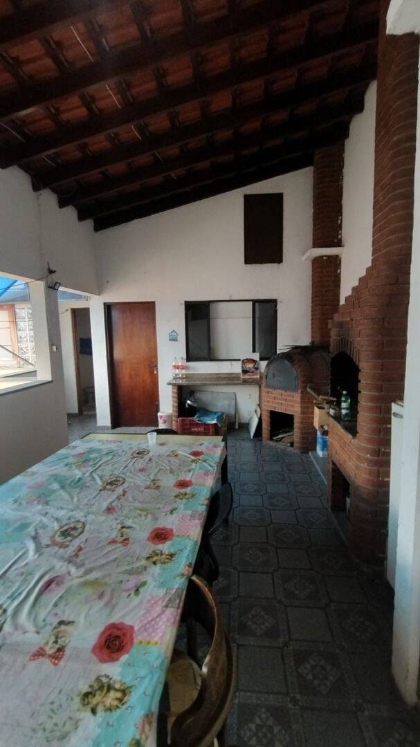 Casa, 5 quartos, 227 m² - Foto 1