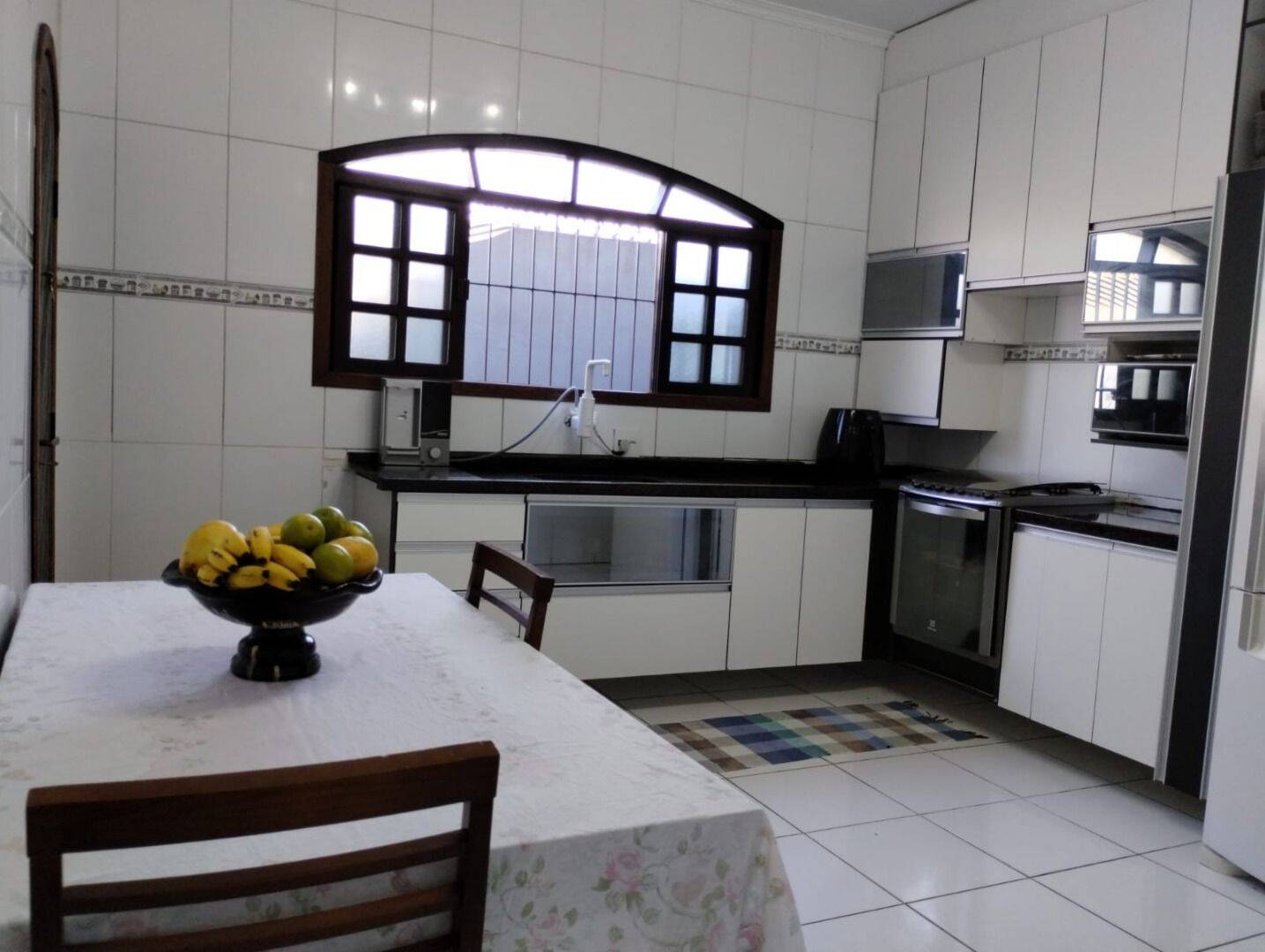 Sobrado, 3 quartos, 202 m² - Foto 1