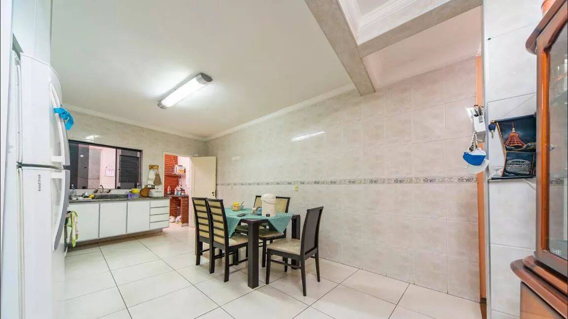 Sobrado, 3 quartos, 280 m² - Foto 1