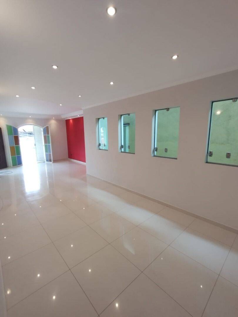 Casa, 3 quartos, 290 m² - Foto 2