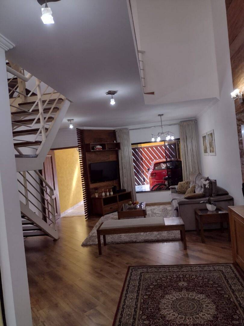 Sobrado, 3 quartos, 214 m² - Foto 2