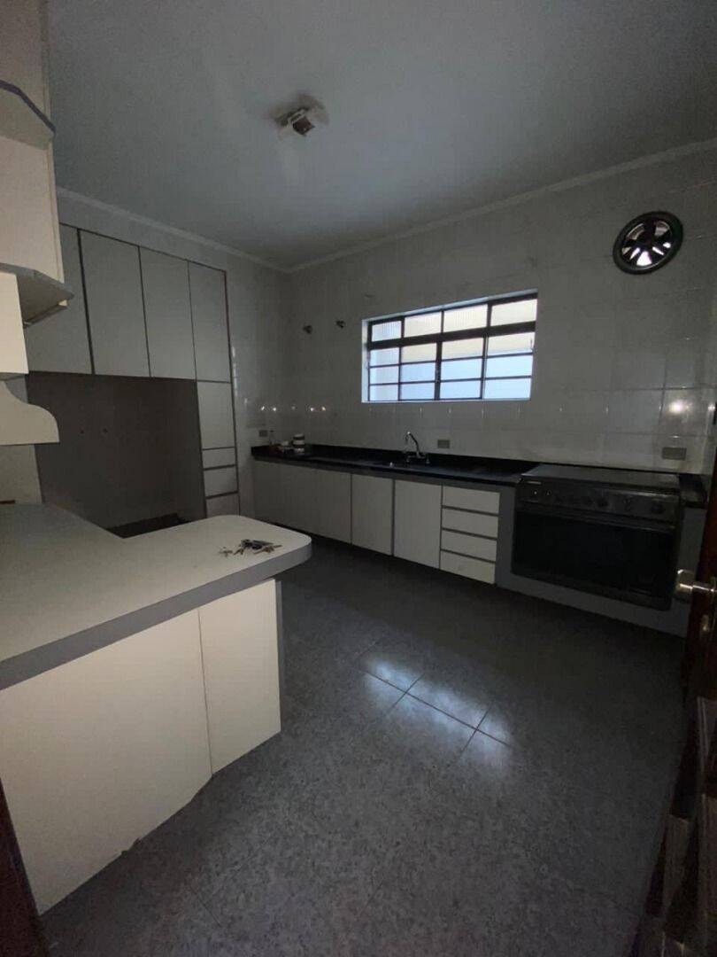 Casa, 3 quartos, 240 m² - Foto 12