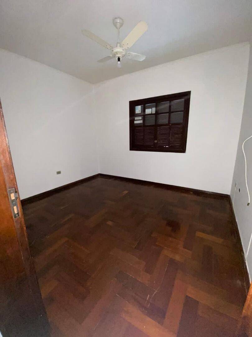 Casa, 3 quartos, 240 m² - Foto 21