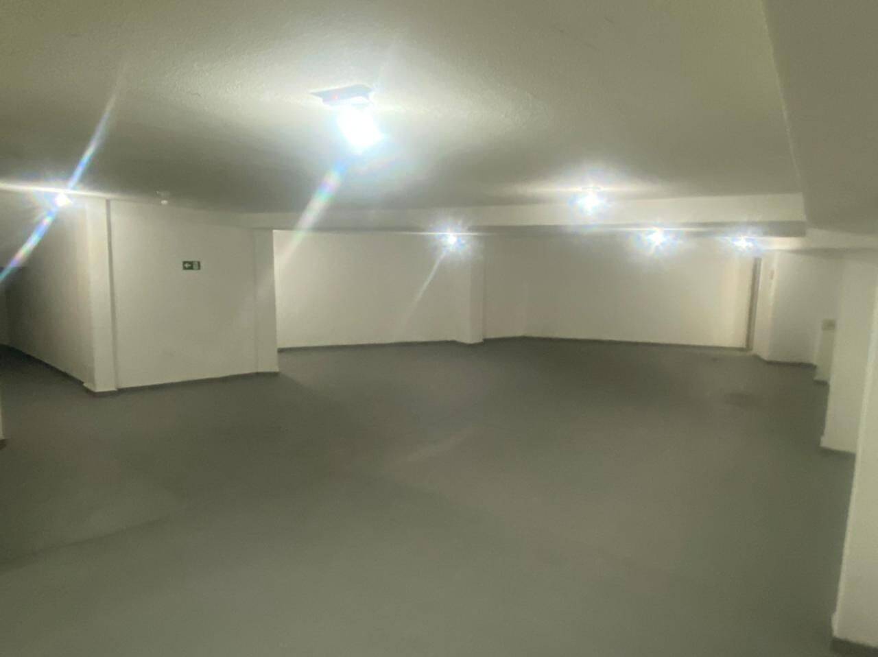 Loja-Salão, 200 m² - Foto 1