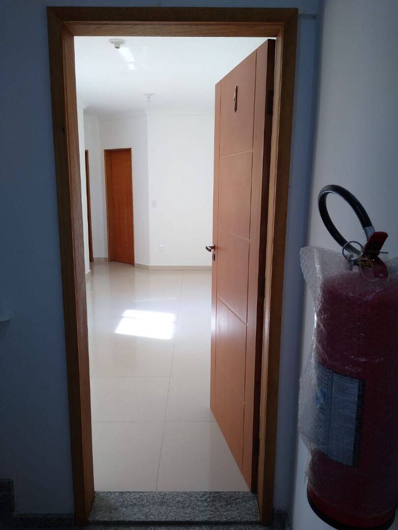 Apartamento, 2 quartos, 37 m² - Foto 2