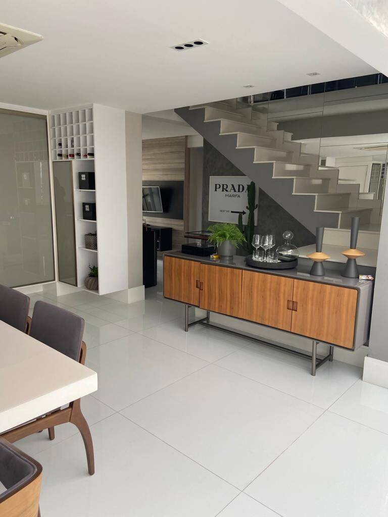 Cobertura, 3 quartos, 227 m² - Foto 1