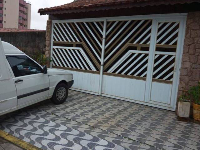 #CA0071 - Casa para Venda em  -  - 1
