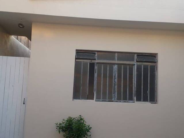 #CA0012 - Casa para Venda em  -  - 2