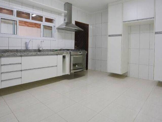 #SO0147 - Sobrado para Locação em  -  - 2