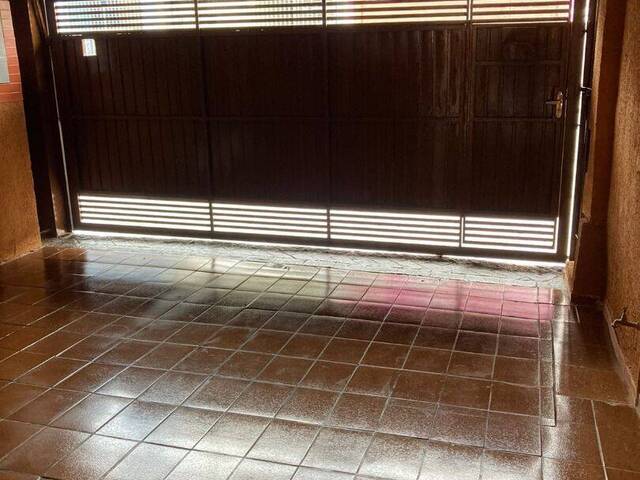 #CA0024 - Casa para Venda em  -  - 2