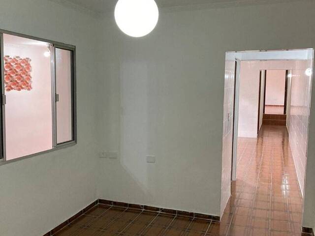 #CA0024 - Casa para Venda em  -  - 3