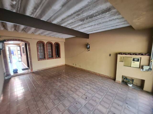 #CA0029 - Casa para Venda em  -  - 1