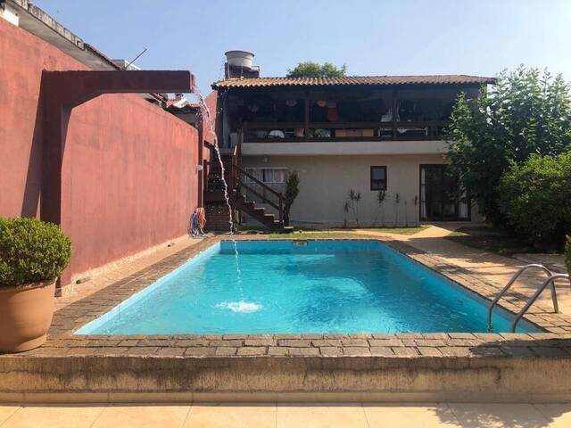 #CA0033 - Casa para Venda em  -  - 1