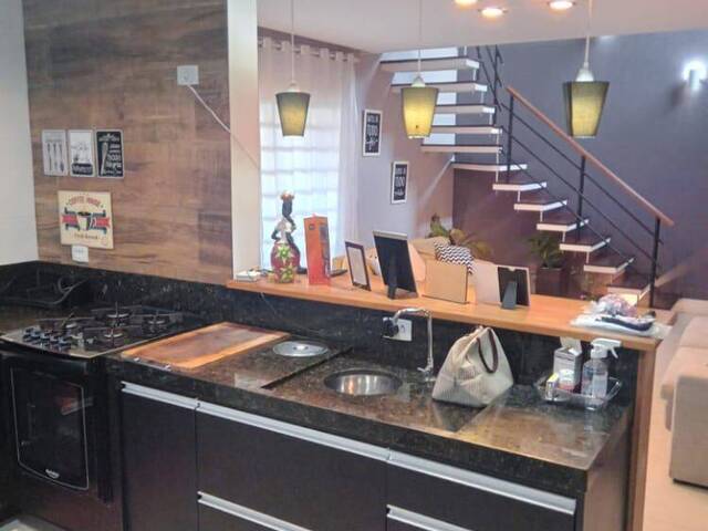 #CA0040 - Casa para Venda em  -  - 3