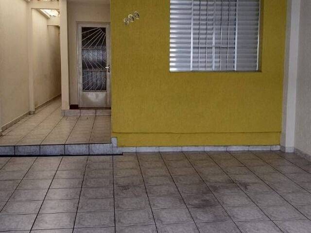 #CA0041 - Casa para Venda em  -  - 3