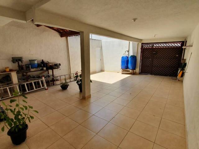#CA0047 - Casa para Venda em  -  - 2