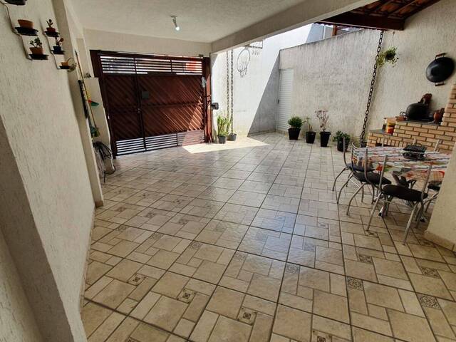 #CA0048 - Casa para Venda em  -  - 3