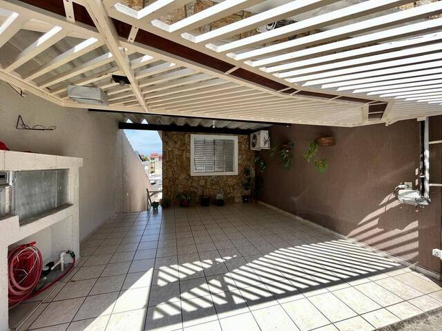 #CA0056 - Casa para Venda em  -  - 1