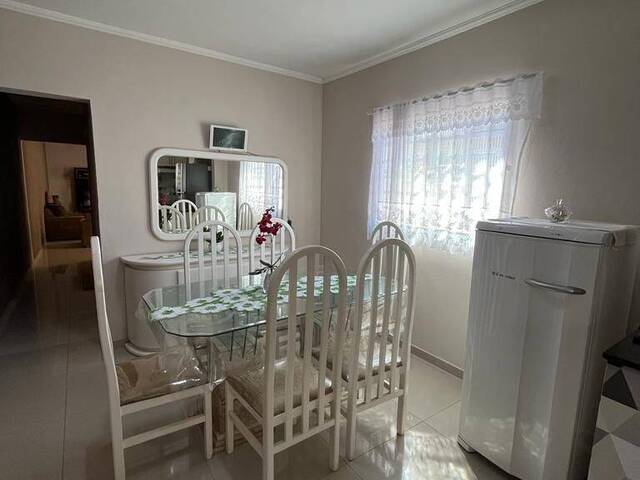 #CA0056 - Casa para Venda em  -  - 3