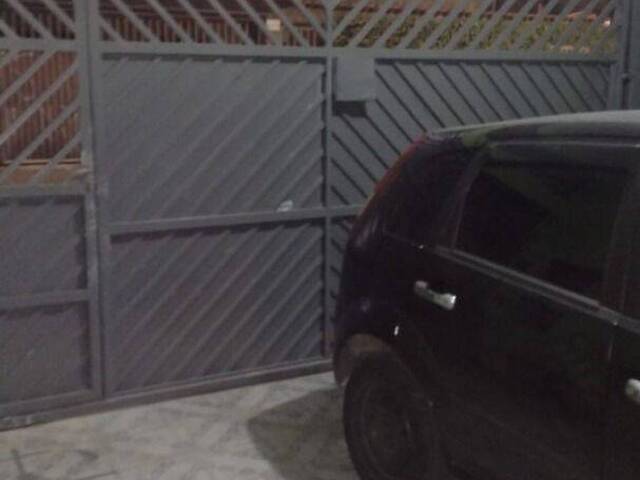 #CA0058 - Casa para Venda em  -  - 1