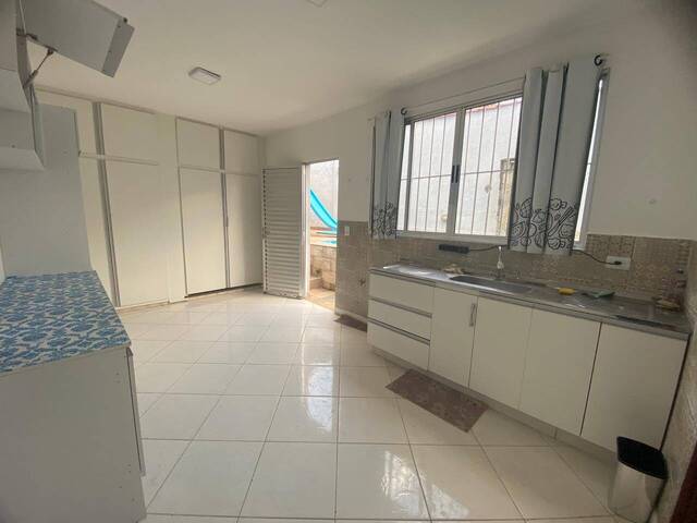 #CA0064 - Casa para Locação em  -  - 1